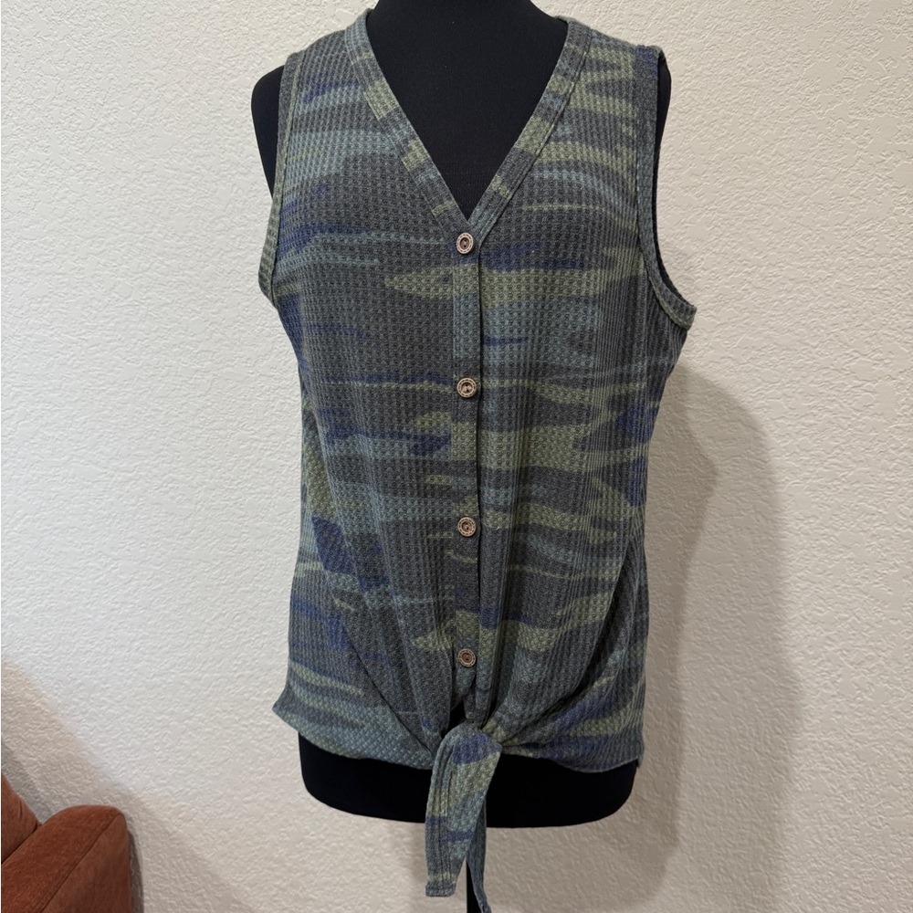 NWT Camo Sleeveless Tie Front Top